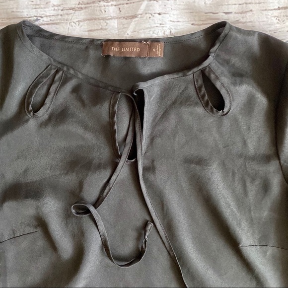 The limited black top - Picture 2 of 3